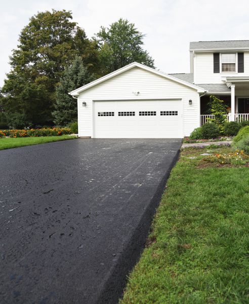 Cost of Blacktop Driveway Paving in Simi Valley